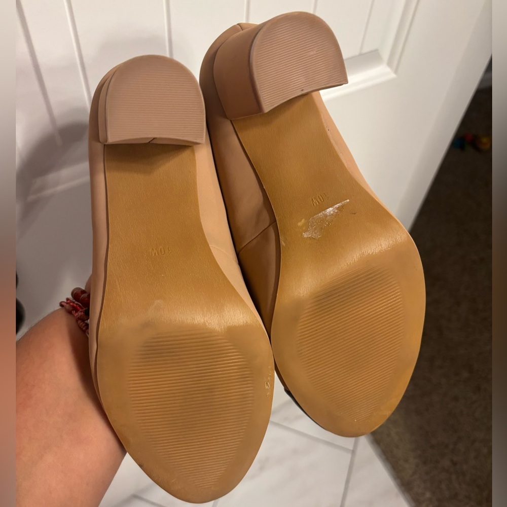 Women’s Torrid Black and Tan Heels, 10 Wide - Picture 4 of 6